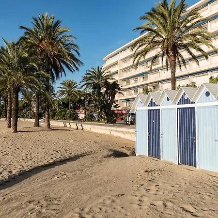 Apartment T2 Au Lavandou Pour 4 Avec Parking, Terrasse Et Acces - Fr-1-803-23